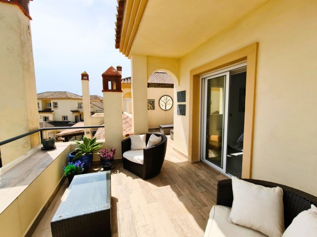 Apartamento con 3 Dormitorios  en San Roque Club