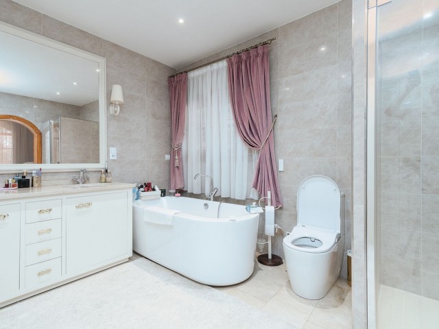 4 Soveroms Villa i Marbella