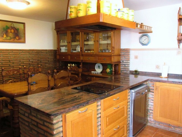 Villa avec 6 Chambres  à San Pedro de Alcántara