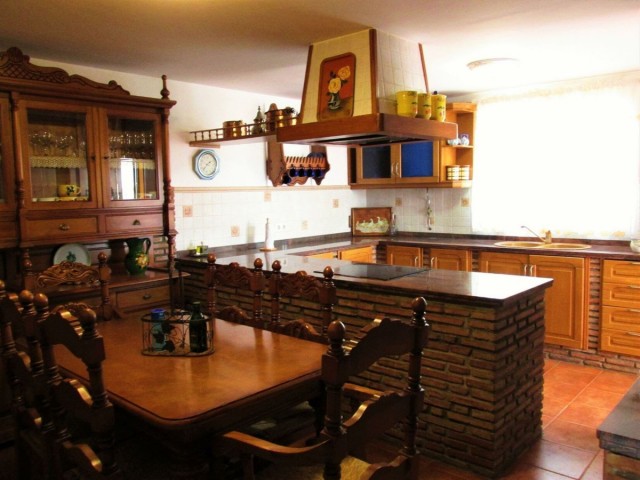 Villa avec 6 Chambres  à San Pedro de Alcántara