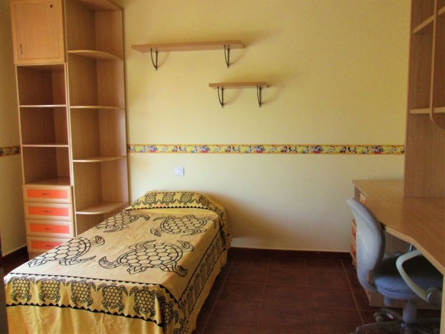 Villa avec 6 Chambres  à San Pedro de Alcántara