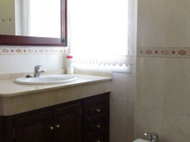 Villa avec 6 Chambres  à San Pedro de Alcántara