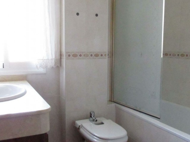 Villa avec 6 Chambres  à San Pedro de Alcántara