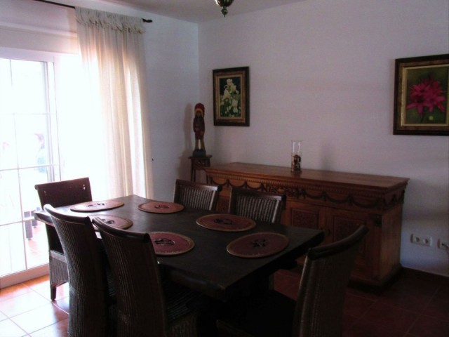 Villa avec 6 Chambres  à San Pedro de Alcántara