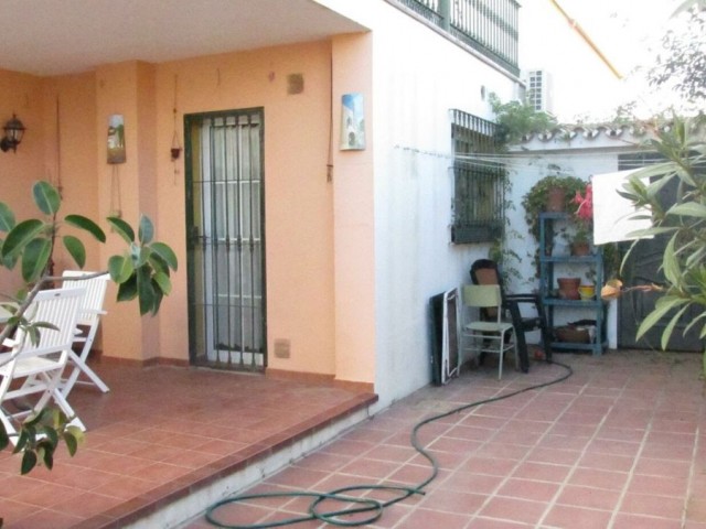Villa avec 6 Chambres  à San Pedro de Alcántara