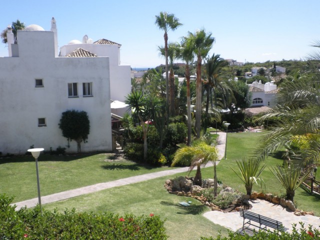5 Bedrooms Townhouse in Estepona