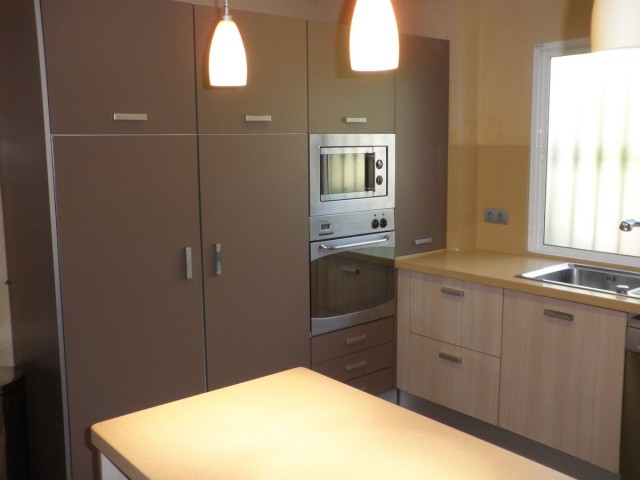 5 Bedrooms Townhouse in Estepona