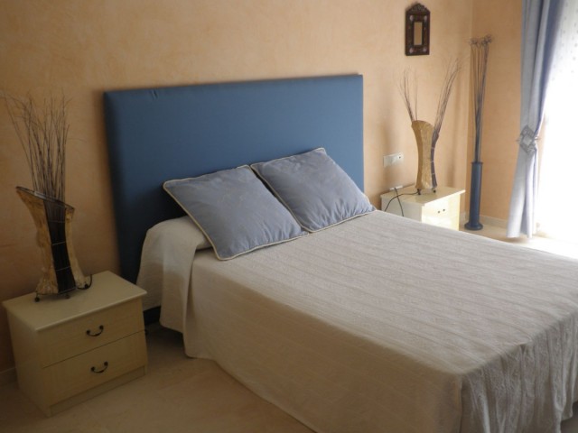 5 Bedrooms Townhouse in Estepona