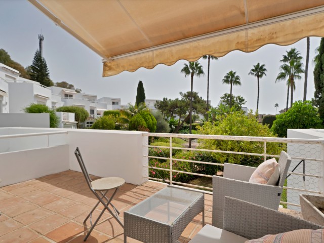 Maison mitoyenne avec 5 Chambres  à Guadalmina Alta