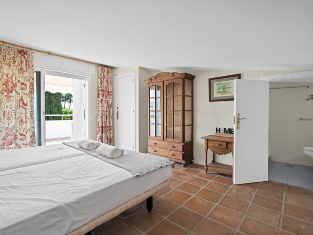 Maison mitoyenne avec 5 Chambres  à Guadalmina Alta