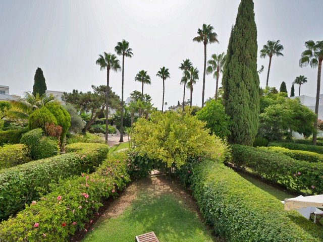 Maison mitoyenne avec 5 Chambres  à Guadalmina Alta