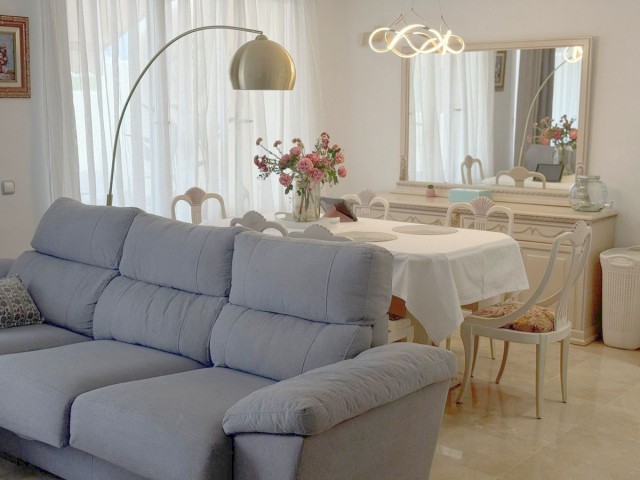 2 Bedrooms Apartment in Benahavís