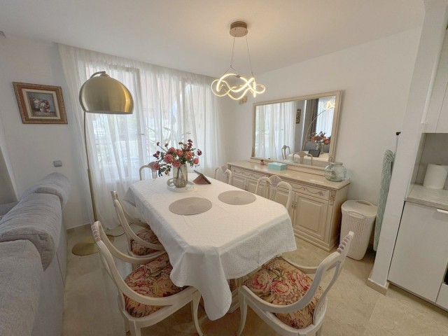 2 Bedrooms Apartment in Benahavís