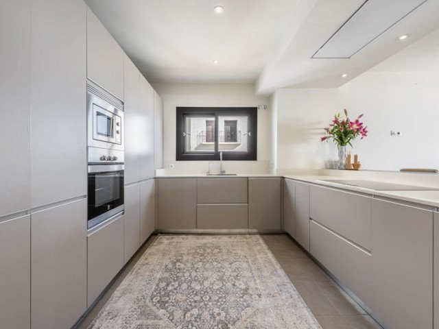 2 Bedrooms Apartment in Puerto Banús