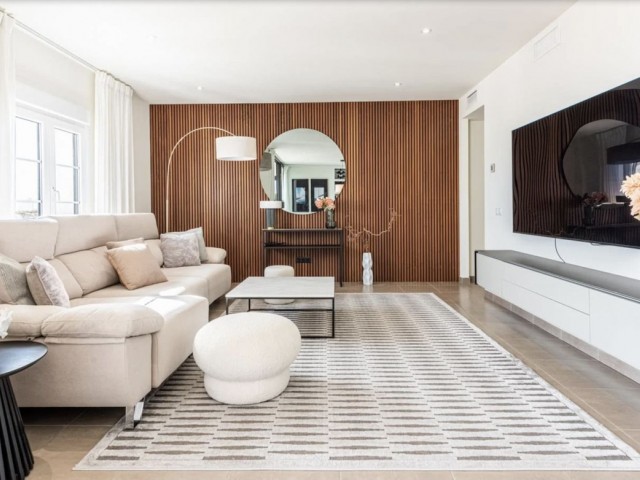 2 Bedrooms Apartment in Puerto Banús