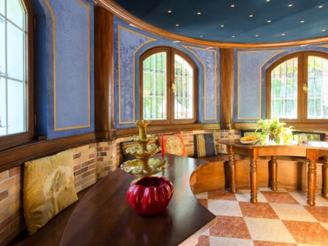 Villa con 4 Dormitorios  en Torrequebrada