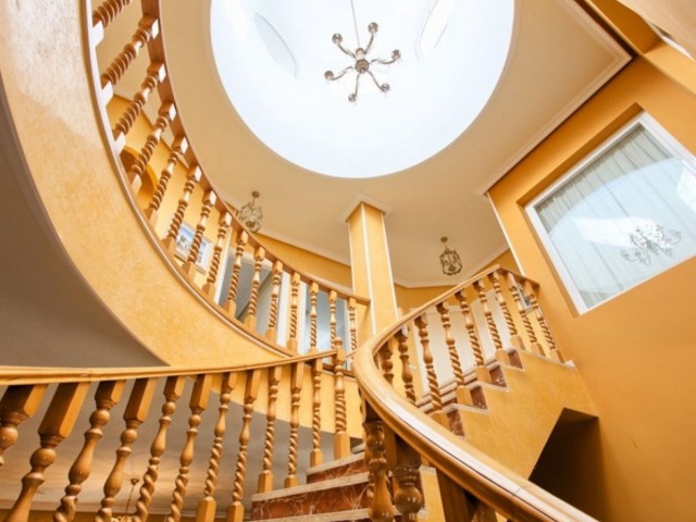 Villa con 4 Dormitorios  en Torrequebrada