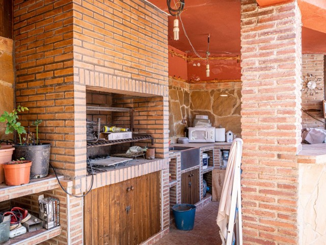 3 Bedrooms Villa in Estepona