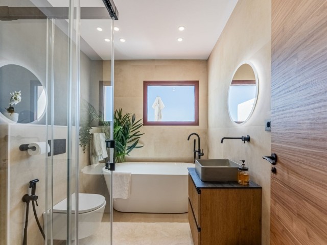 3 Bedrooms Townhouse in Benahavís