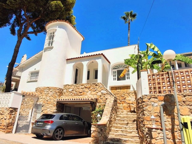 4 Schlafzimmer Villa in Fuengirola