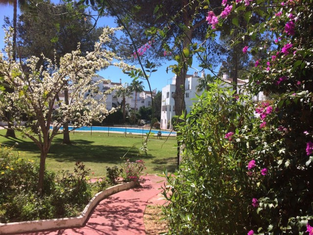 Appartement avec 3 Chambres  à Elviria
