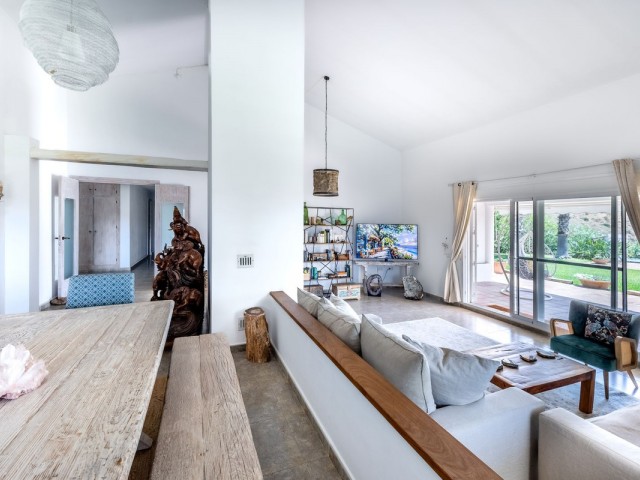 3 Bedrooms Villa in Mijas