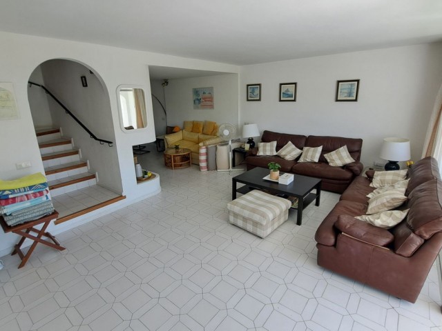 3 Slaapkamer Rijtjeshuis in Miraflores