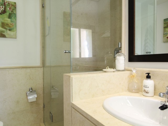 3 Bedrooms Apartment in Benahavís