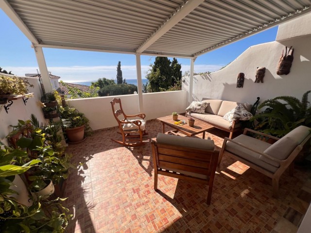 Maison mitoyenne avec 4 Chambres  à Benalmadena