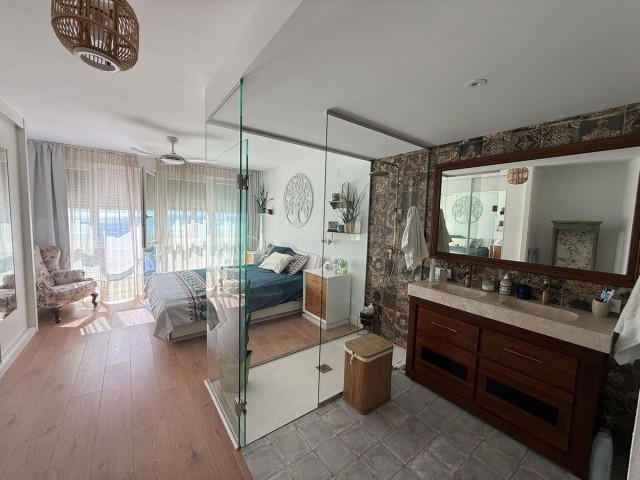 Maison mitoyenne avec 4 Chambres  à Benalmadena