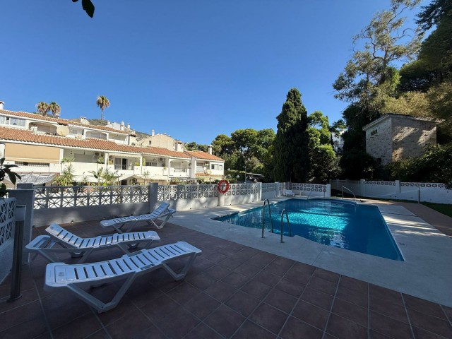 Maison mitoyenne avec 4 Chambres  à Benalmadena