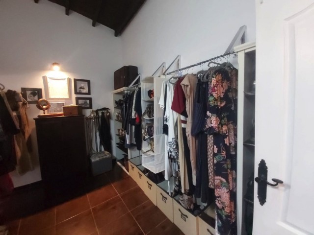 Villa avec 4 Chambres  à El Campamento