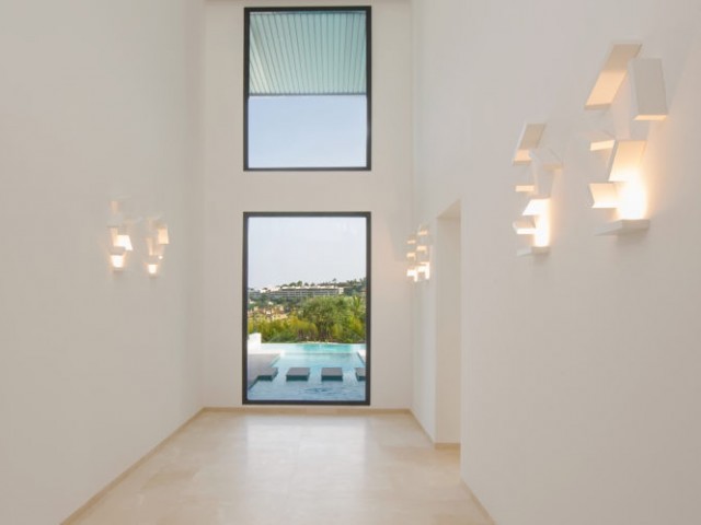 Villa avec 5 Chambres  à Nueva Andalucía