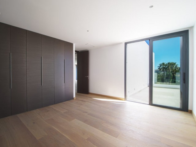 Villa avec 5 Chambres  à Nueva Andalucía