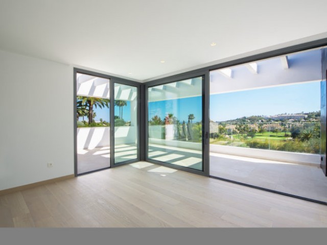 Villa avec 5 Chambres  à Nueva Andalucía