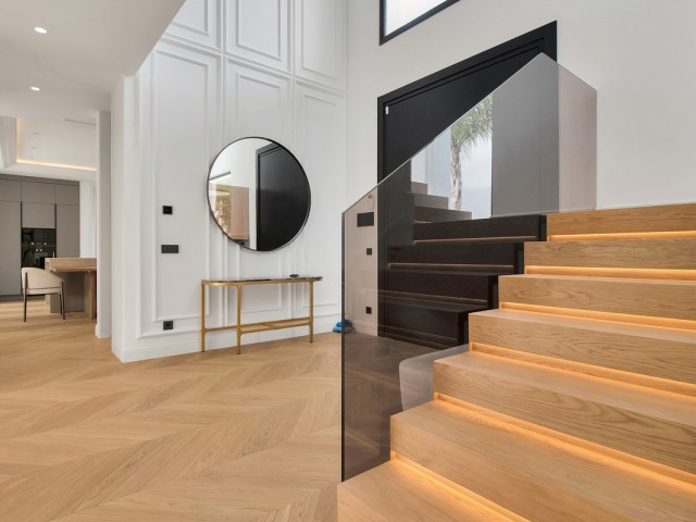 Villa avec 6 Chambres  à The Golden Mile