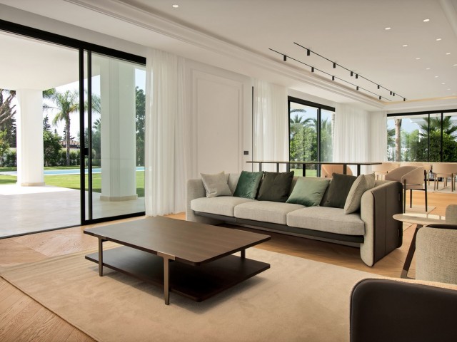 Villa avec 6 Chambres  à The Golden Mile