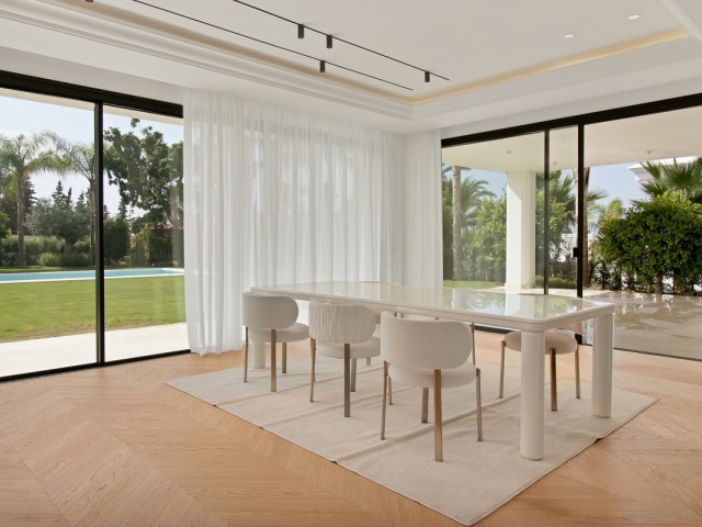 Villa avec 6 Chambres  à The Golden Mile