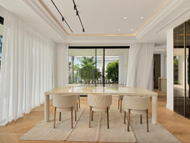 Villa avec 6 Chambres  à The Golden Mile