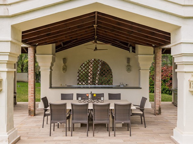 Villa avec 6 Chambres  à Nueva Andalucía