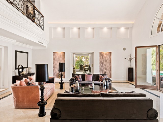 Villa avec 6 Chambres  à Nueva Andalucía