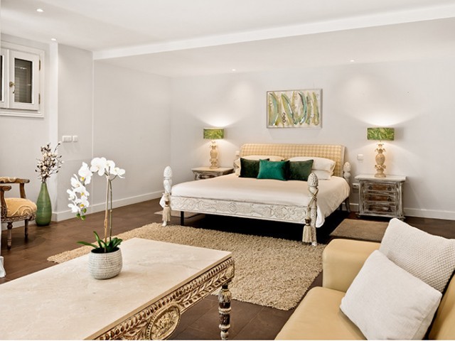 Villa avec 6 Chambres  à Nueva Andalucía