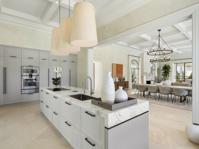 Villa avec 6 Chambres  à Nueva Andalucía