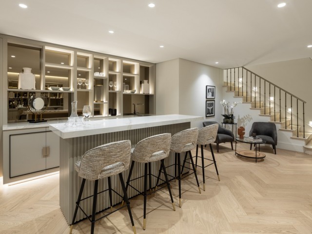 Villa avec 6 Chambres  à Nueva Andalucía