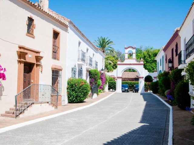 Townhouse Guadalmina Baja - R5133313