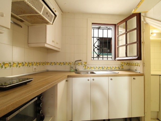 Adosado con 3 Dormitorios  en Guadalmina Baja