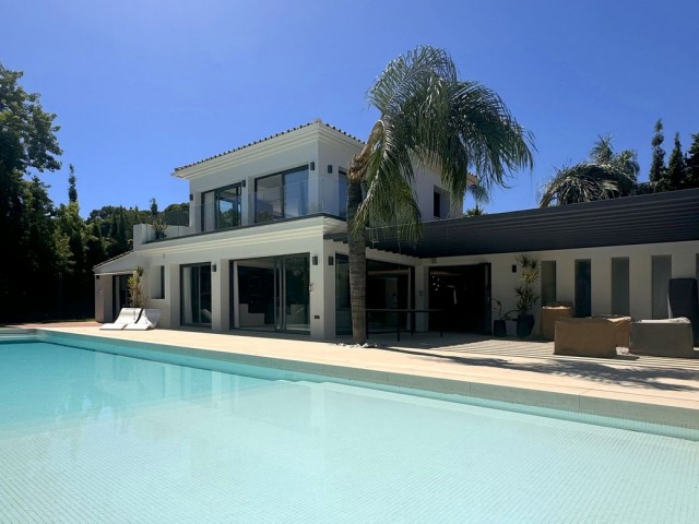 4 Sovrums Villa i Las Brisas