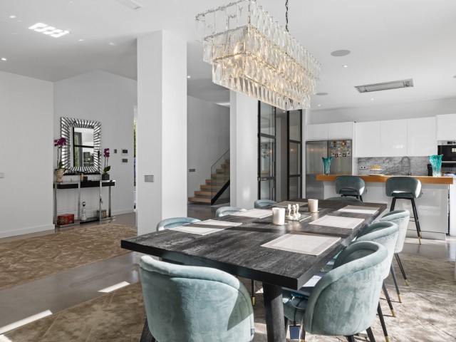 Villa avec 6 Chambres  à Guadalmina Baja