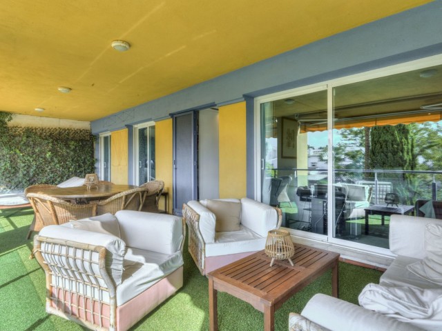 2 Schlafzimmer Apartment in Bahía de Marbella