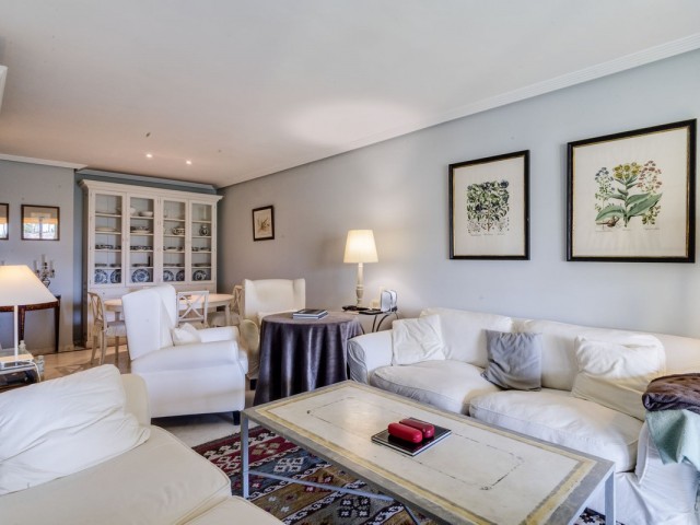 2 Schlafzimmer Apartment in Bahía de Marbella